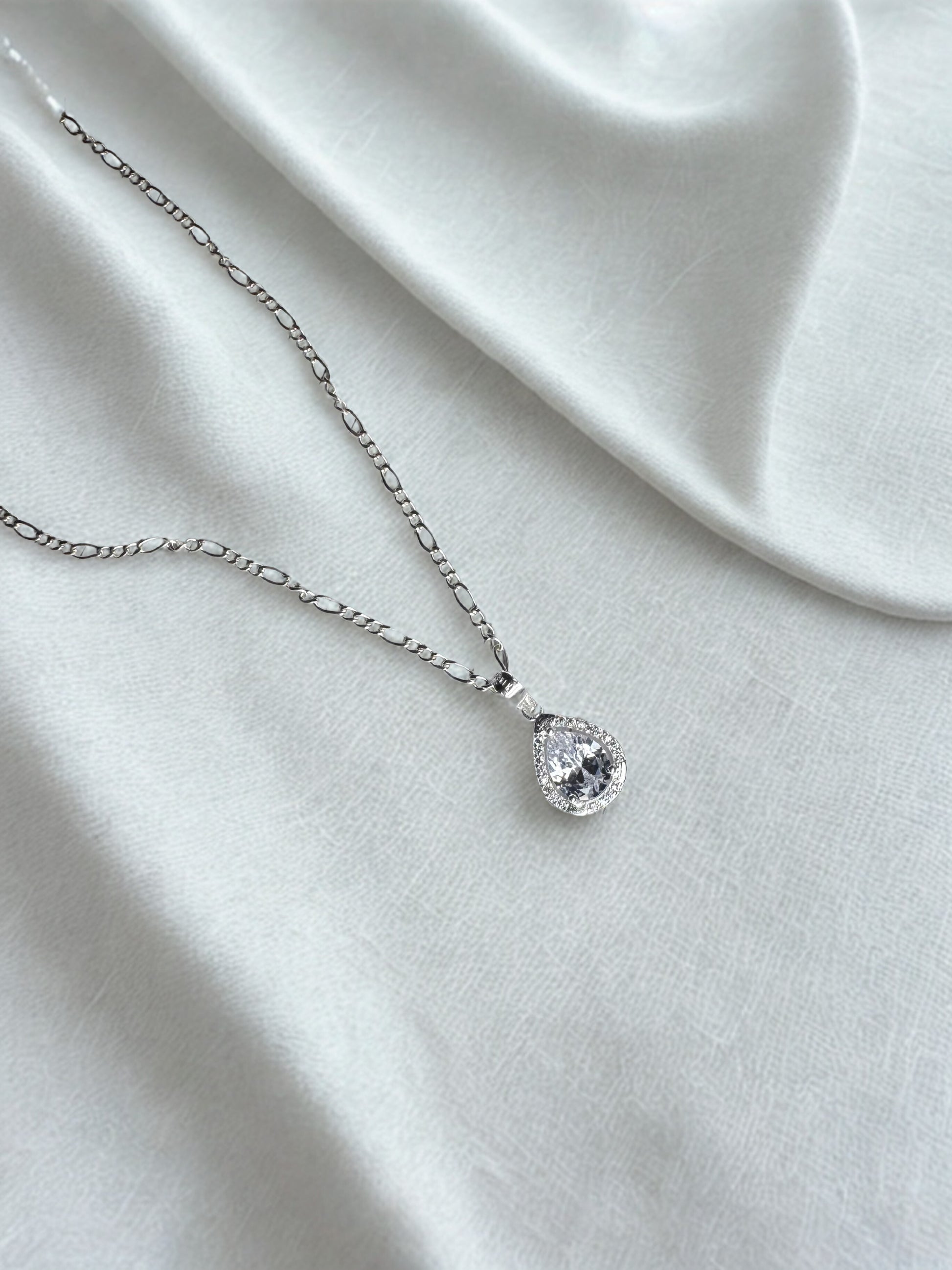 Mela necklace