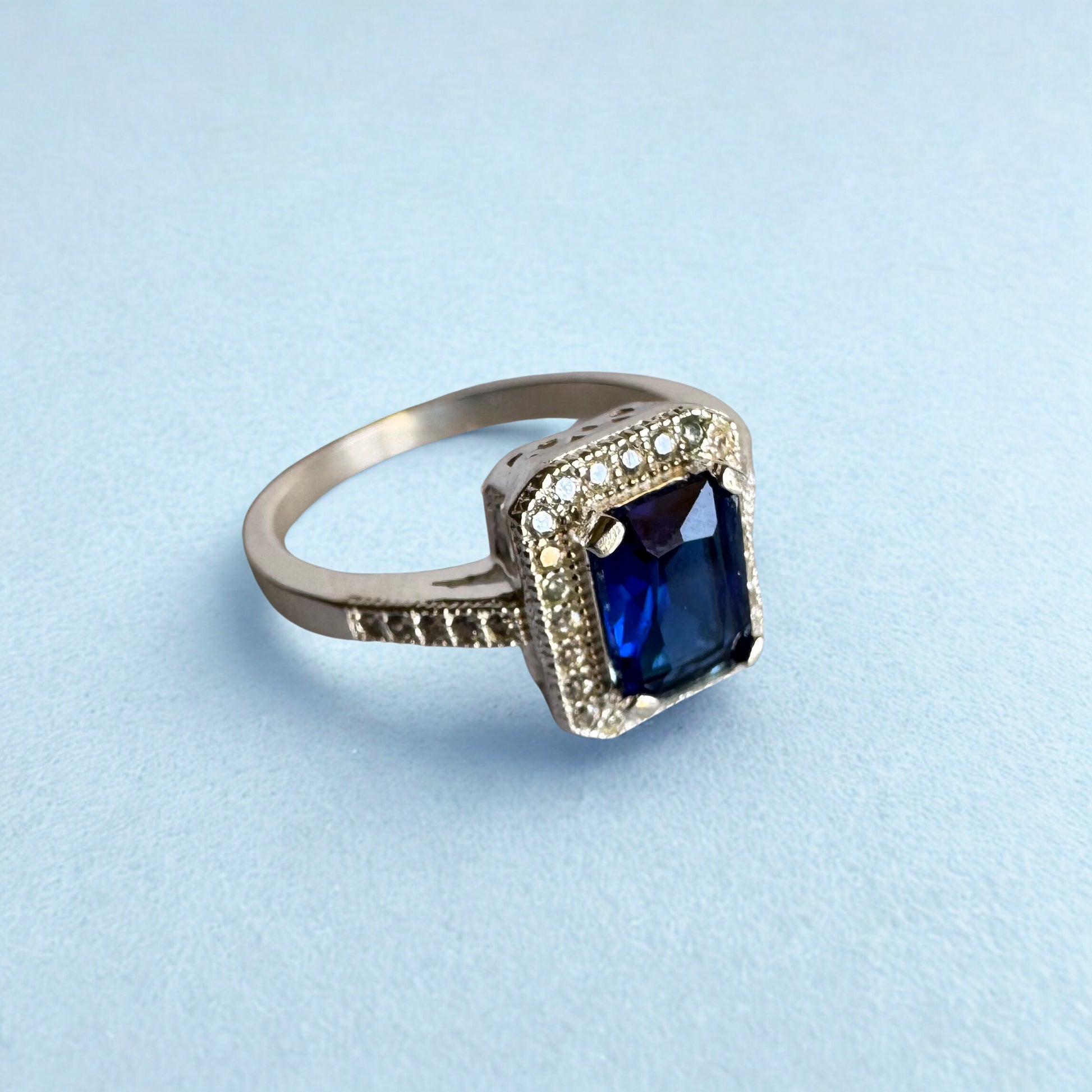 Lira ring