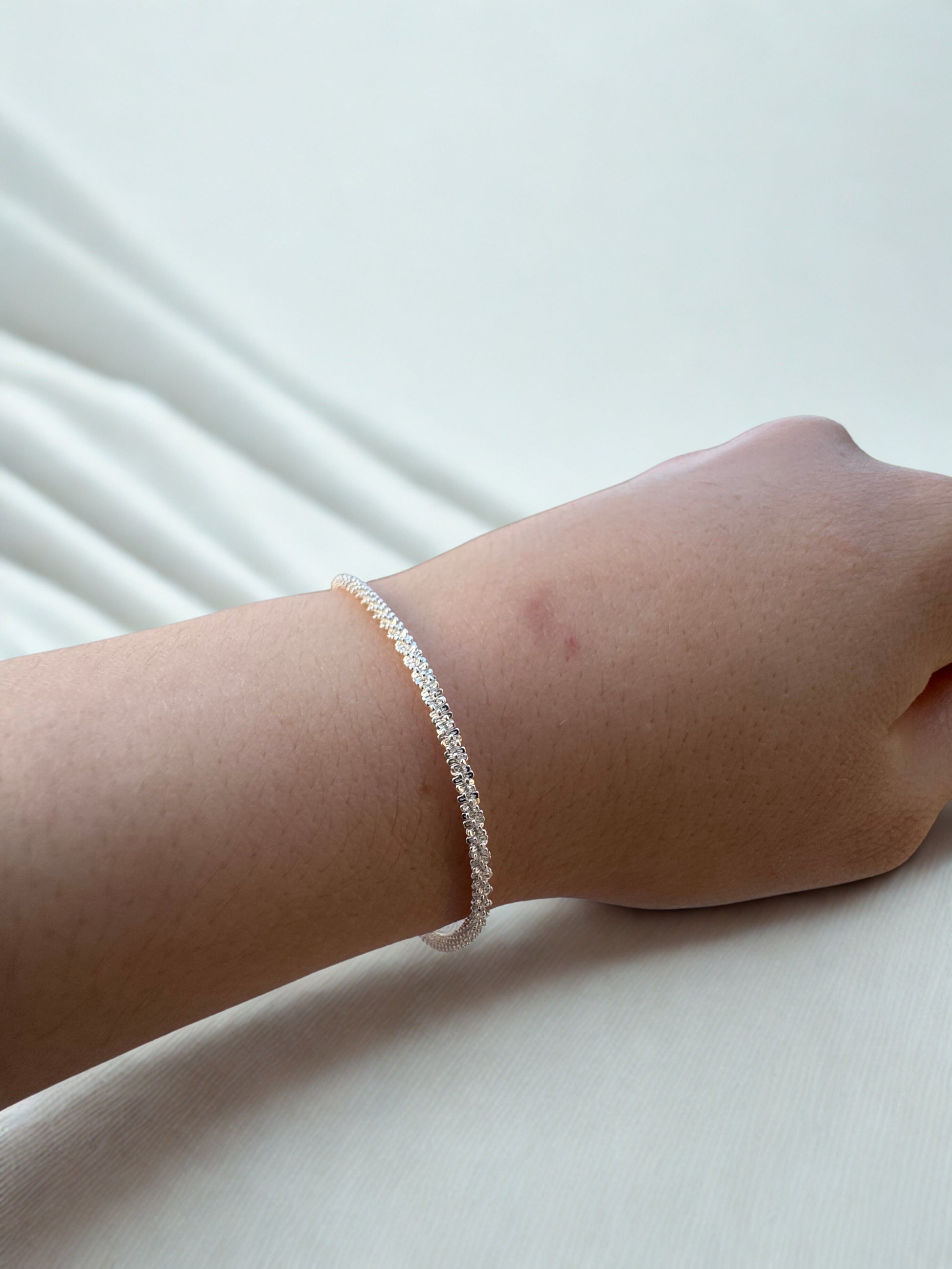 Bushy bracelet