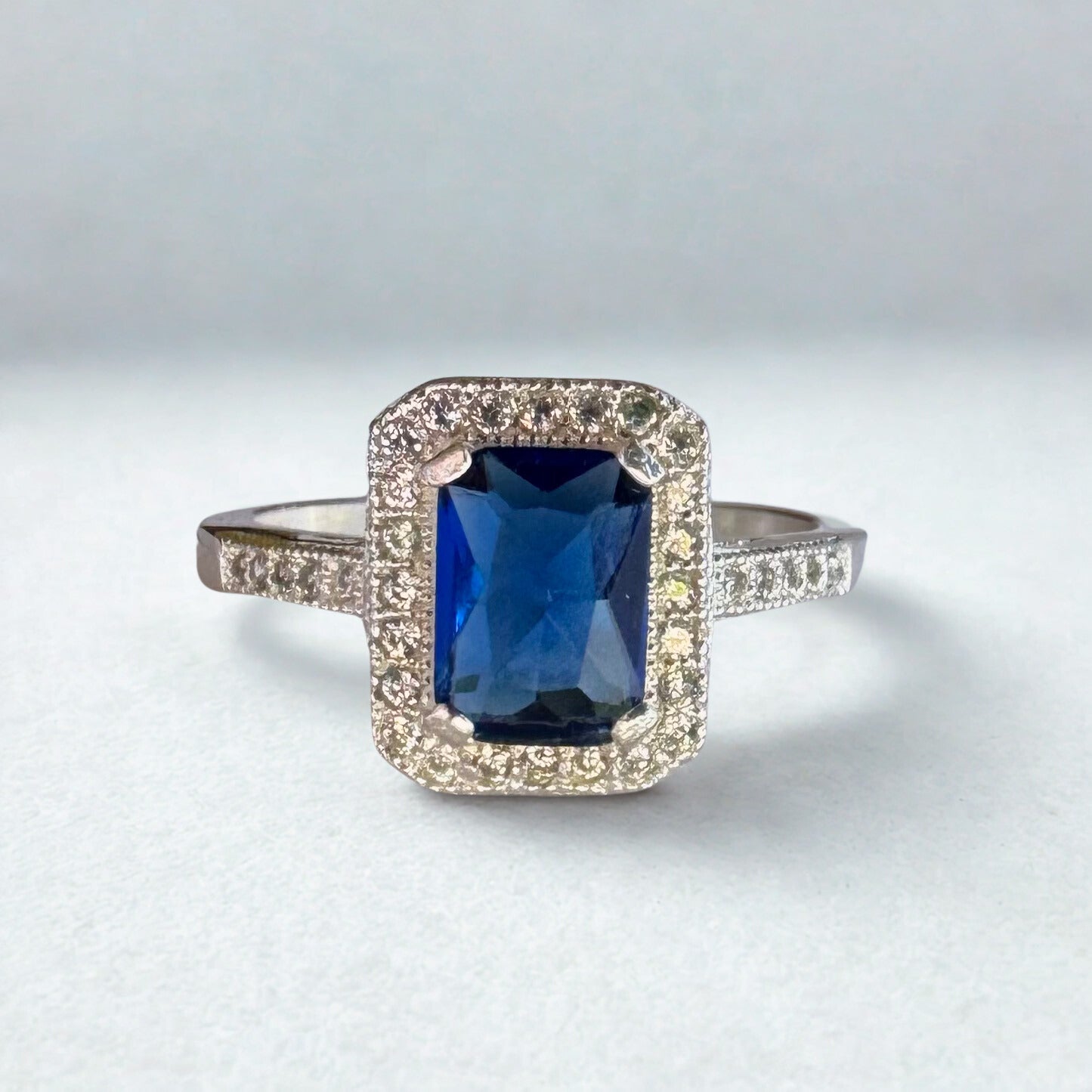 Lira ring